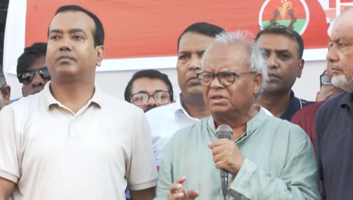 বিরোধী দল ৫ আগস্টের বিজয়কে কলঙ্কিত করছে: রিজভী